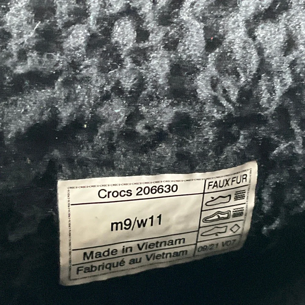 Crocs Classic Lined Neo Puff Boots Mens 9 Womens 11 Black Faux Fur